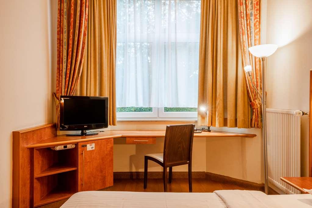 1, 2, Sleep Boardinghouse Unterschleissheim Zentrum Bilik gambar