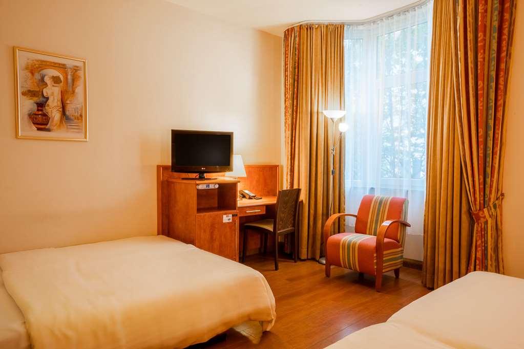 1, 2, Sleep Boardinghouse Unterschleissheim Zentrum Bilik gambar