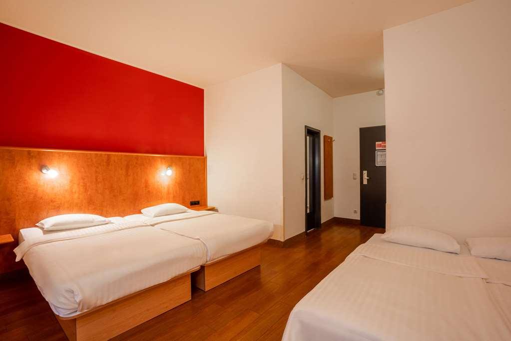 1, 2, Sleep Boardinghouse Unterschleissheim Zentrum Bilik gambar