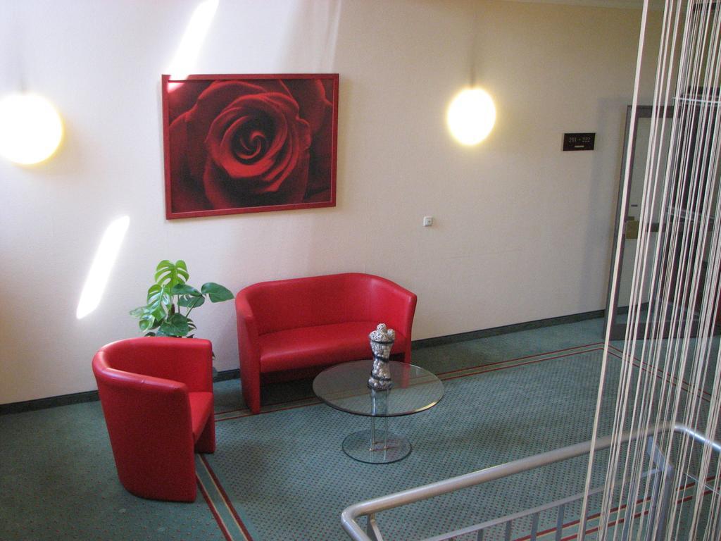1, 2, Sleep Boardinghouse Unterschleissheim Zentrum Luaran gambar