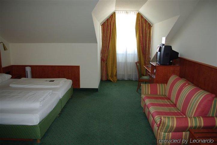 1, 2, Sleep Boardinghouse Unterschleissheim Zentrum Luaran gambar