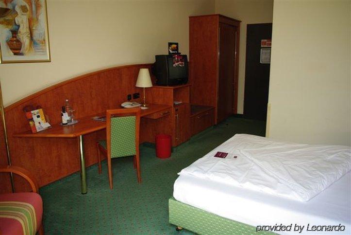 1, 2, Sleep Boardinghouse Unterschleissheim Zentrum Luaran gambar