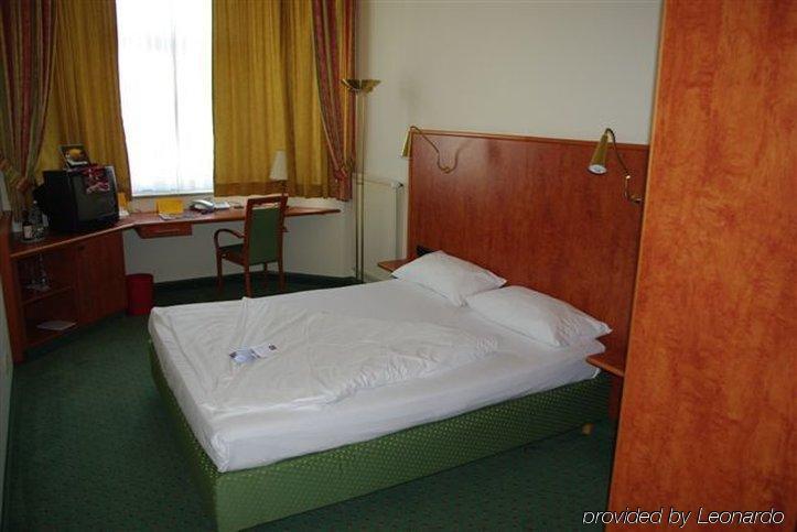 1, 2, Sleep Boardinghouse Unterschleissheim Zentrum Luaran gambar