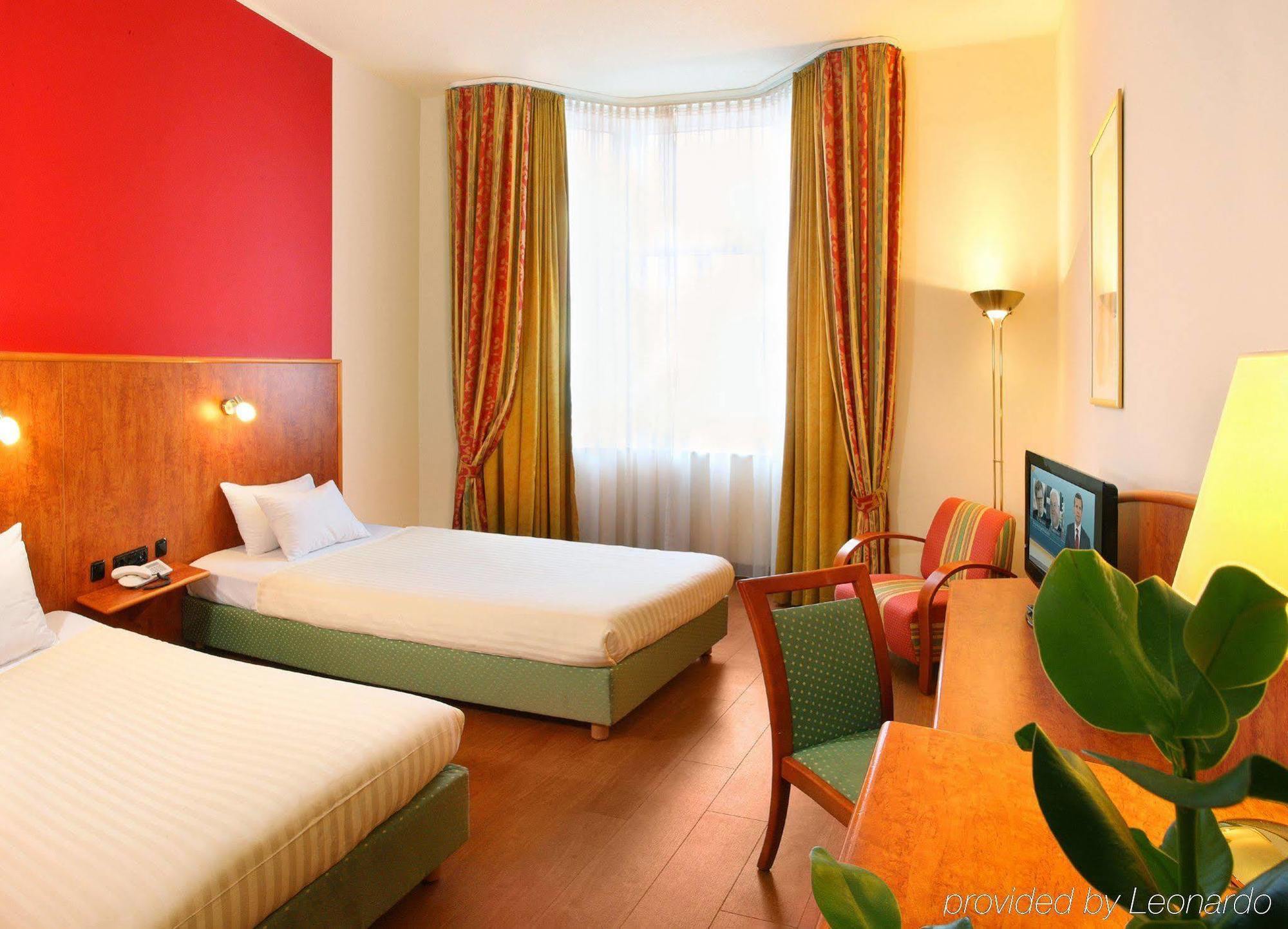 1, 2, Sleep Boardinghouse Unterschleissheim Zentrum Luaran gambar