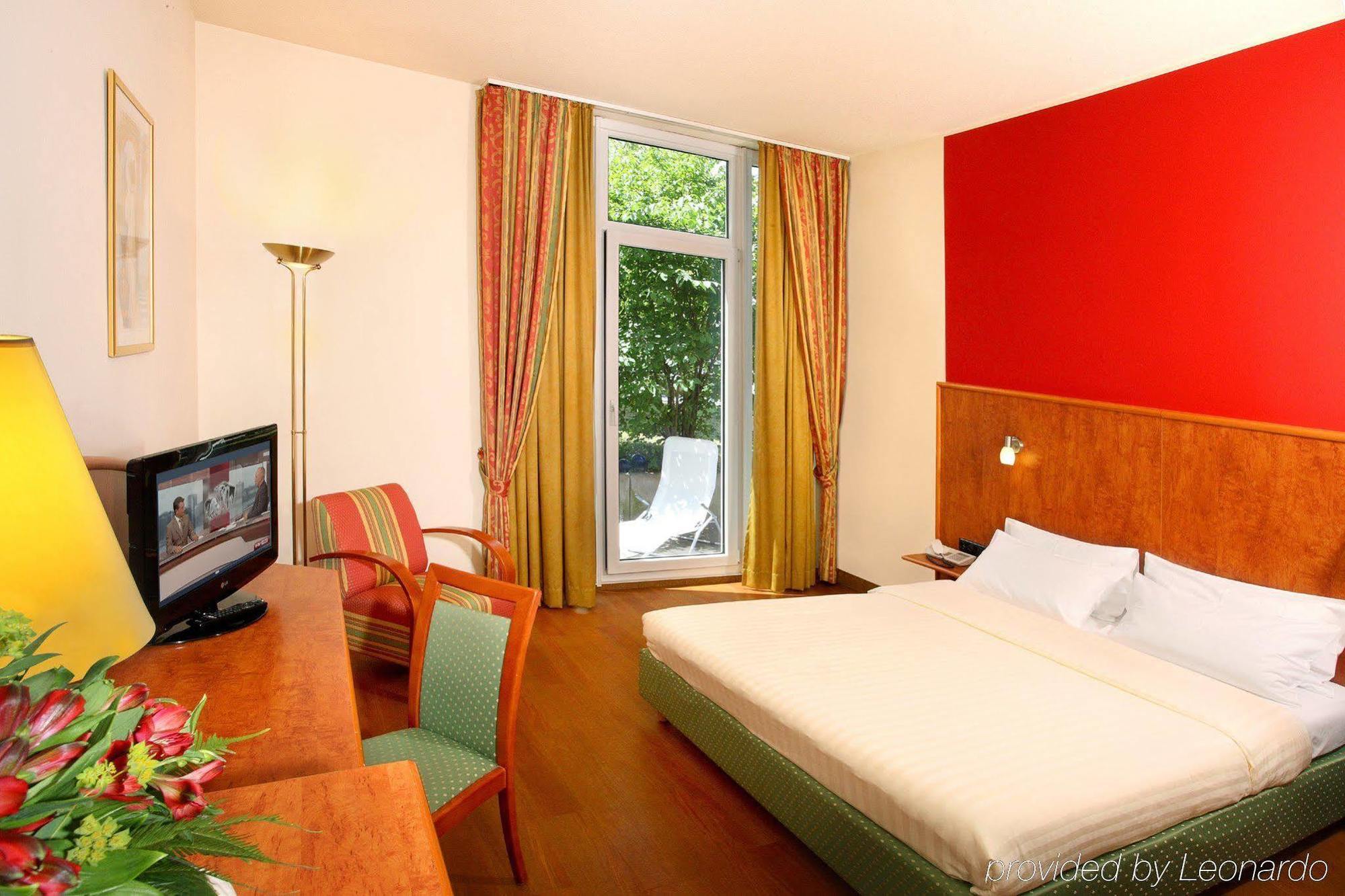 1, 2, Sleep Boardinghouse Unterschleissheim Zentrum Luaran gambar