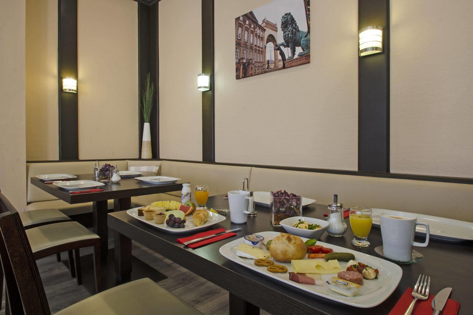 1, 2, Sleep Boardinghouse Unterschleissheim Zentrum Luaran gambar
